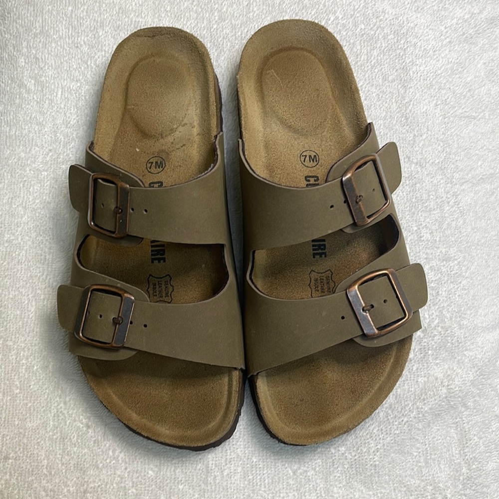 Cushionaire Sandal Womens 7M Brown Lane Cork Footbed Double Buckle Strap Slide